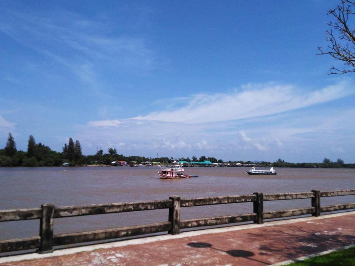 The Tara River Krabi town Exteriör bild